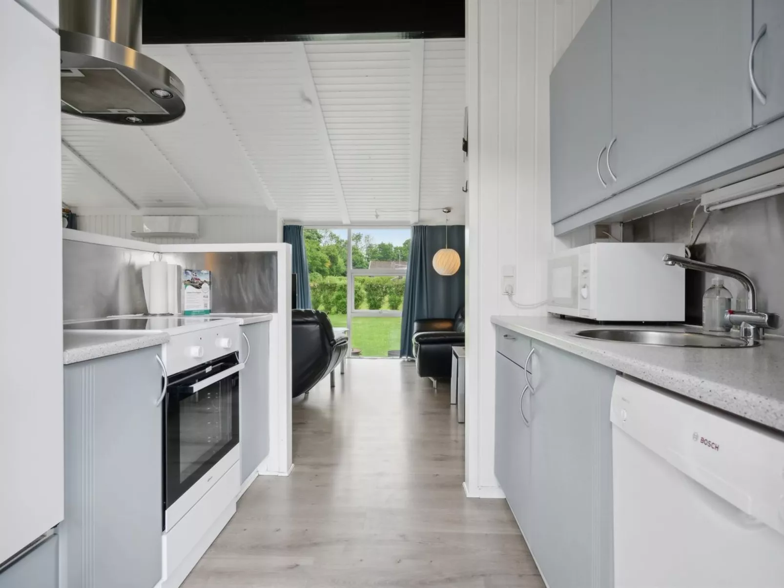 "Annica" - 150m from the sea-Binnen