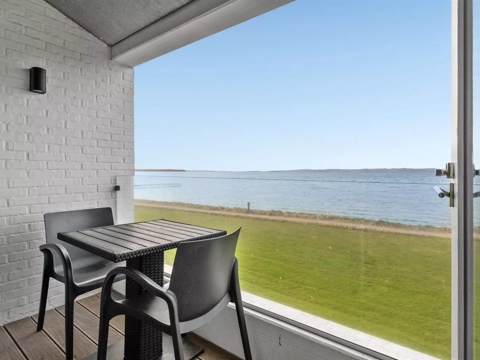 "Elvin" - 20m from the sea-Buiten