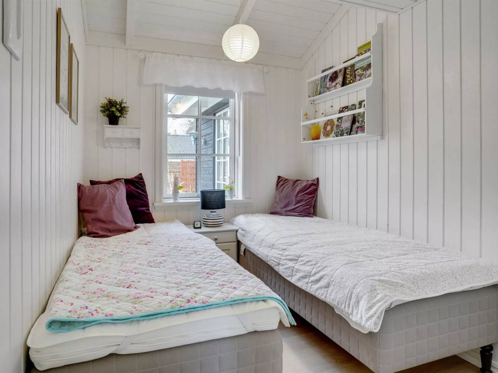 "Fido" - 300m from the sea-Binnen