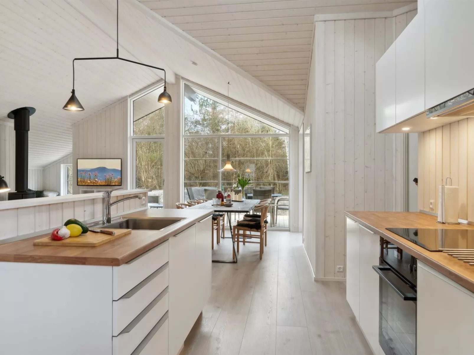 "Jonnhild" - 450m from the sea-Binnen