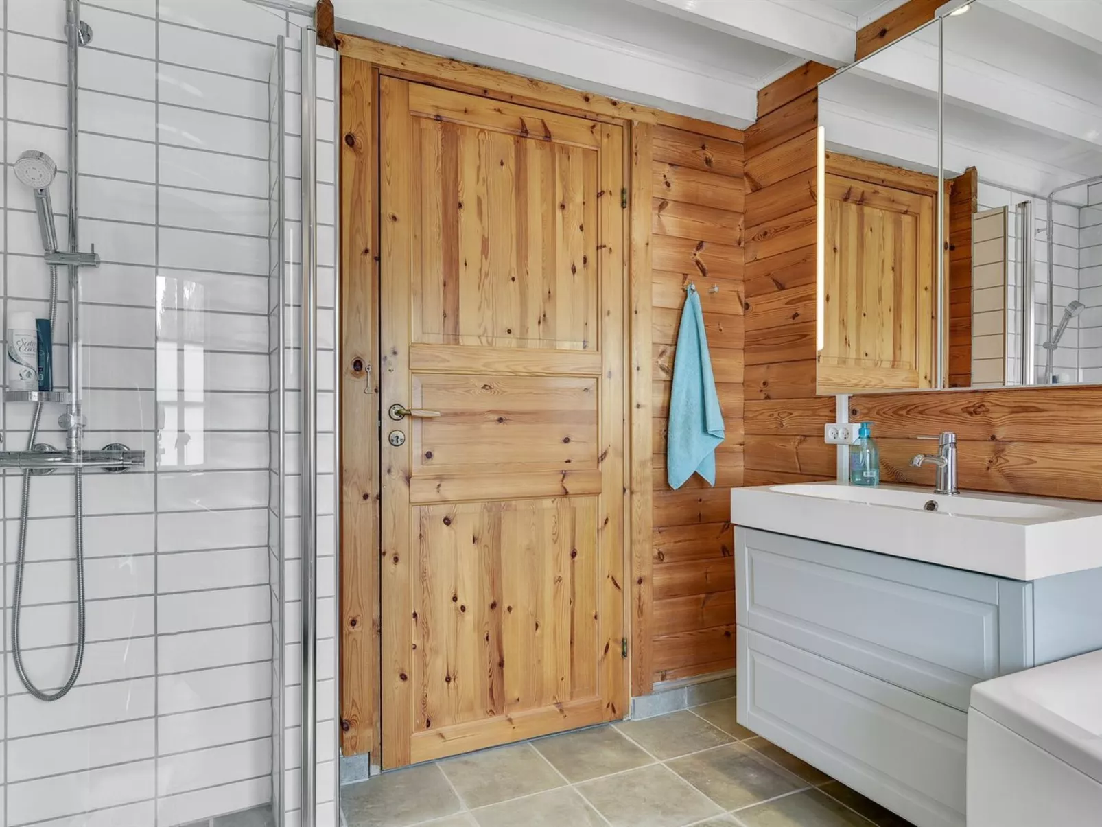 "Ginnie" - 300m from the sea-Binnen