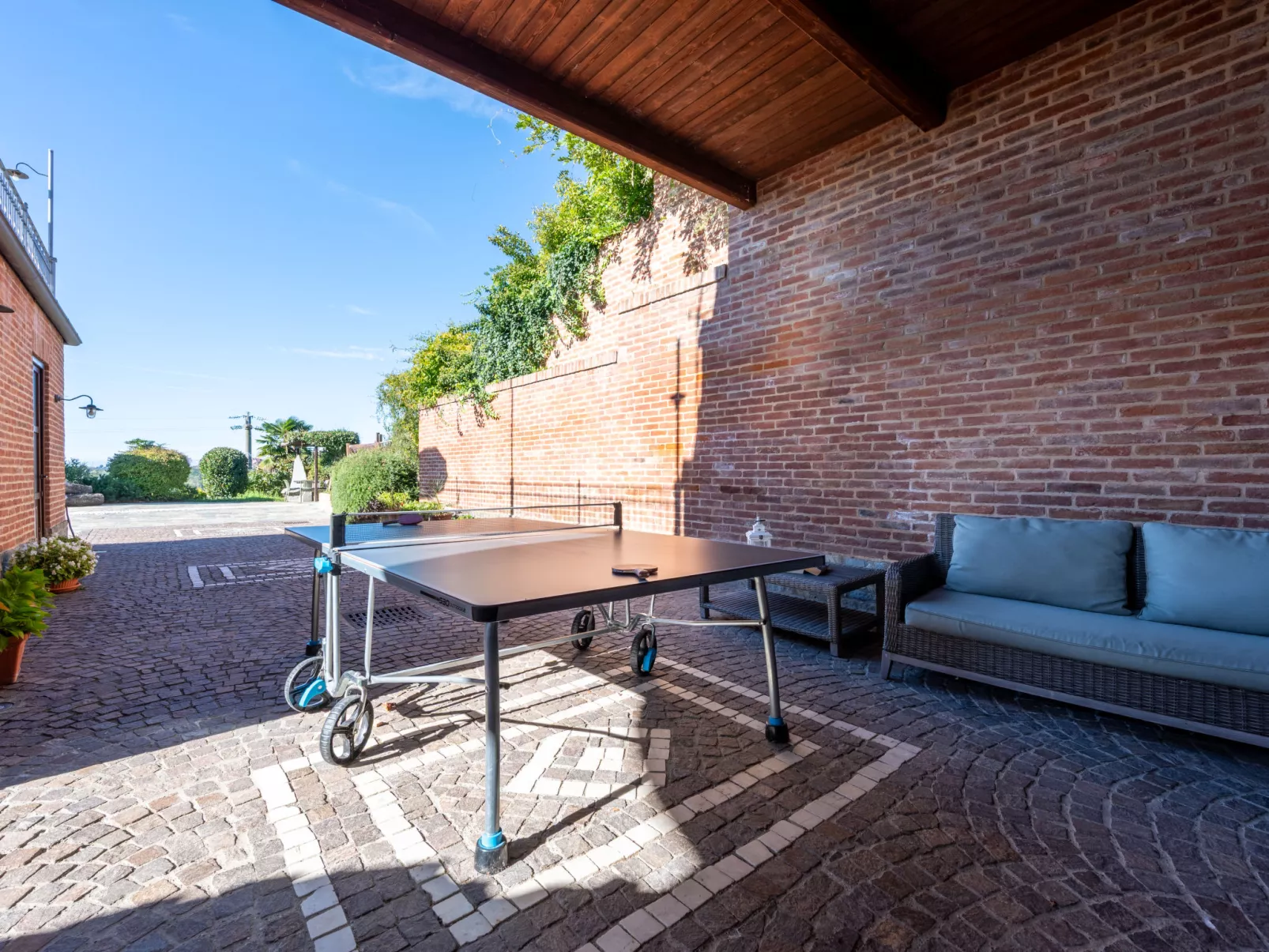 Le Rose d'Antan-Buiten