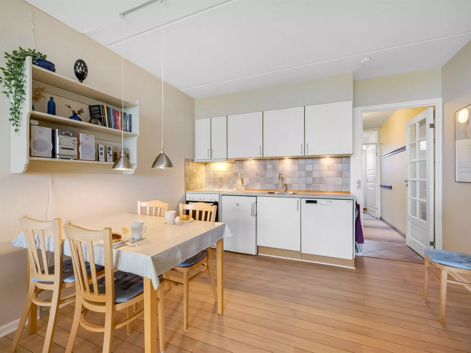 "Raimo" - 50m from the sea-Binnen