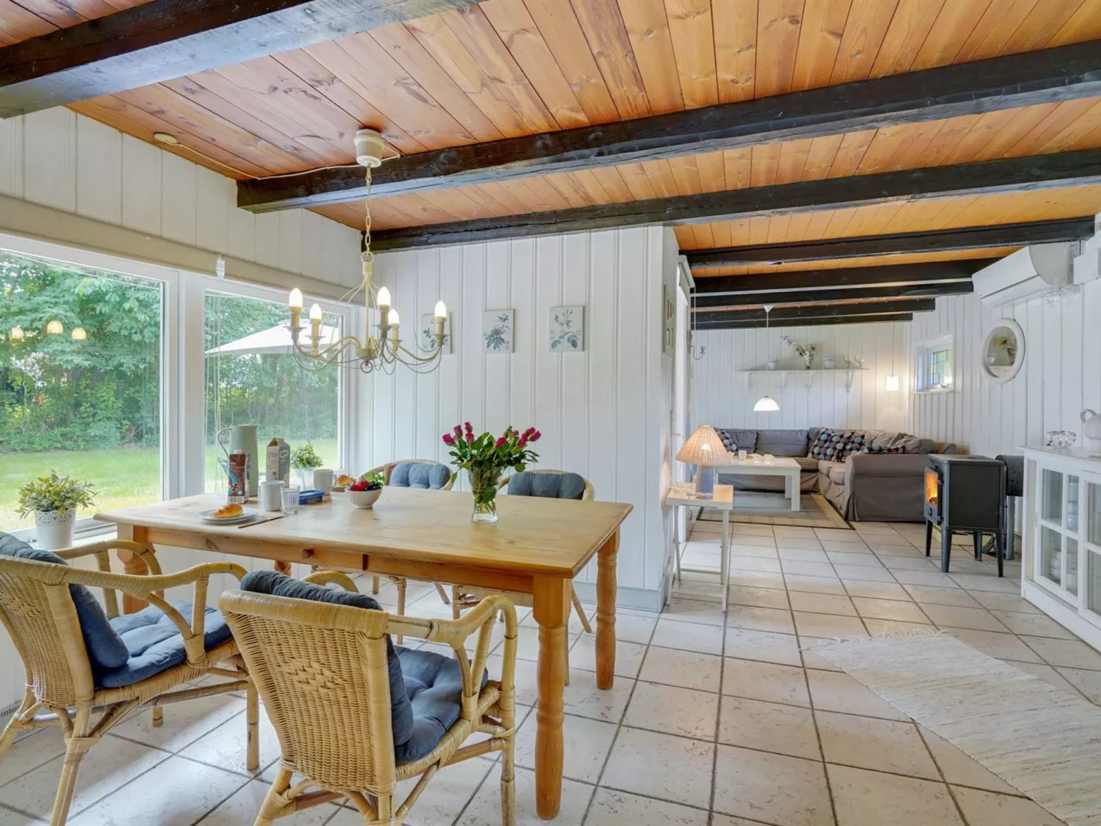 "Vemund" - 750m from the sea-Binnen