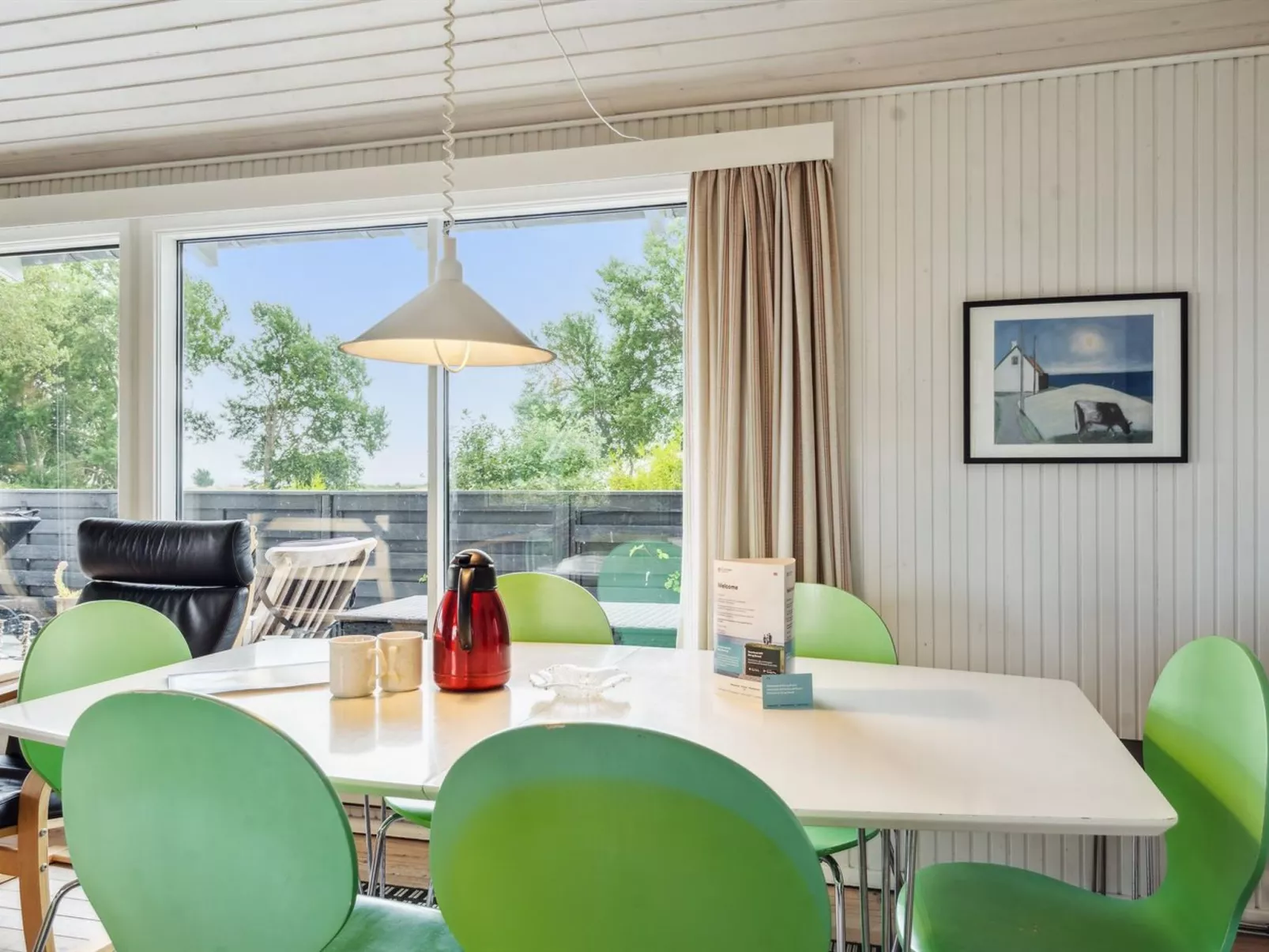 "Bridgette" - 100m from the sea-Binnen