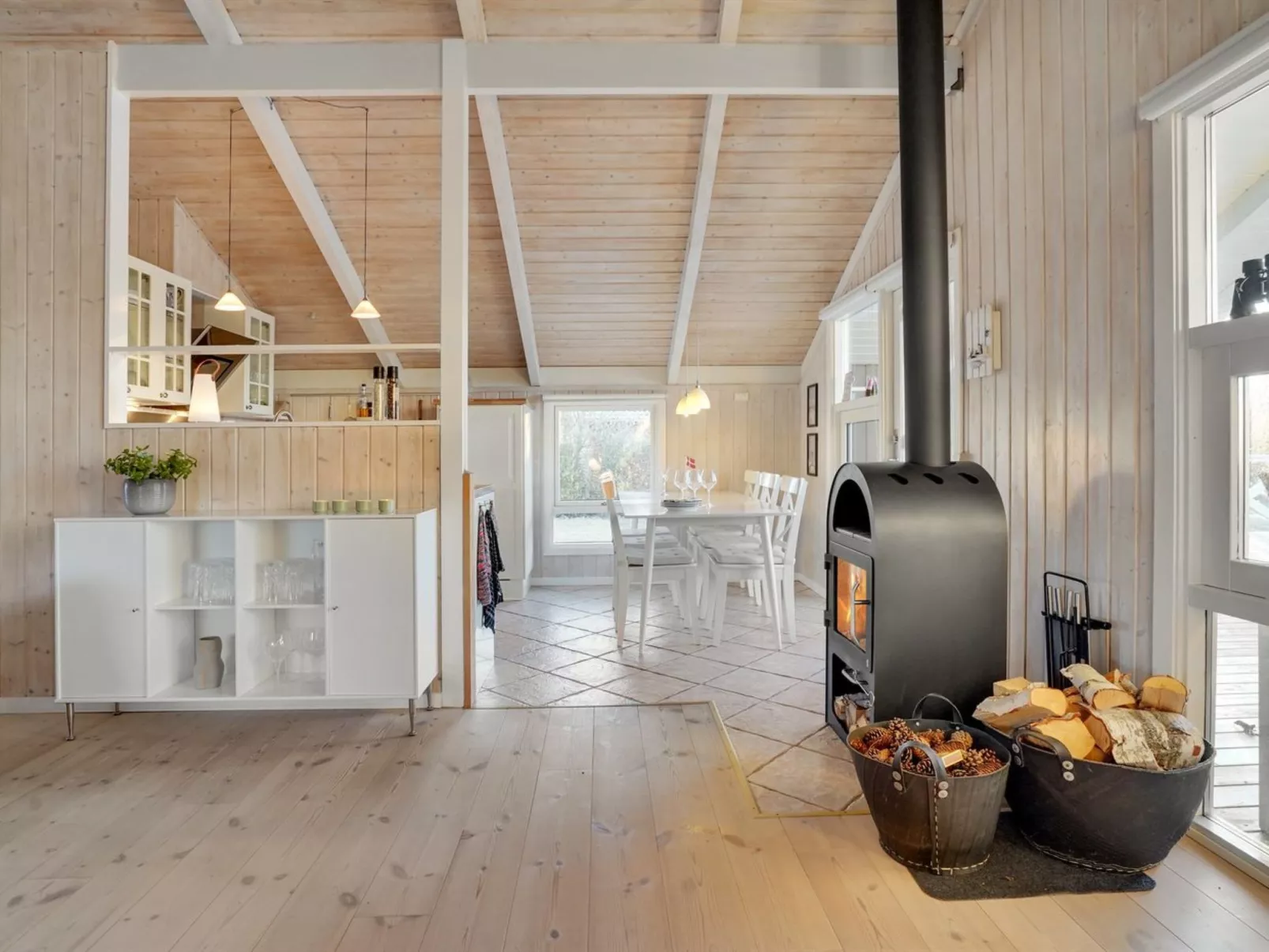 "Nilsa" - 400m from the sea-Binnen