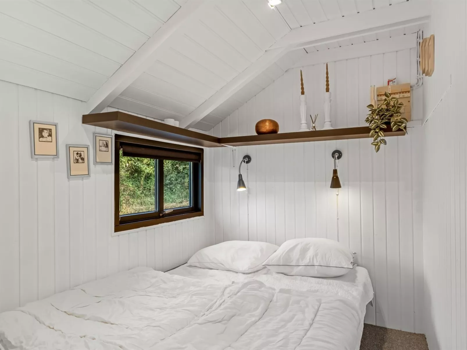 "Aksinja" - 250m to the fjord-Binnen