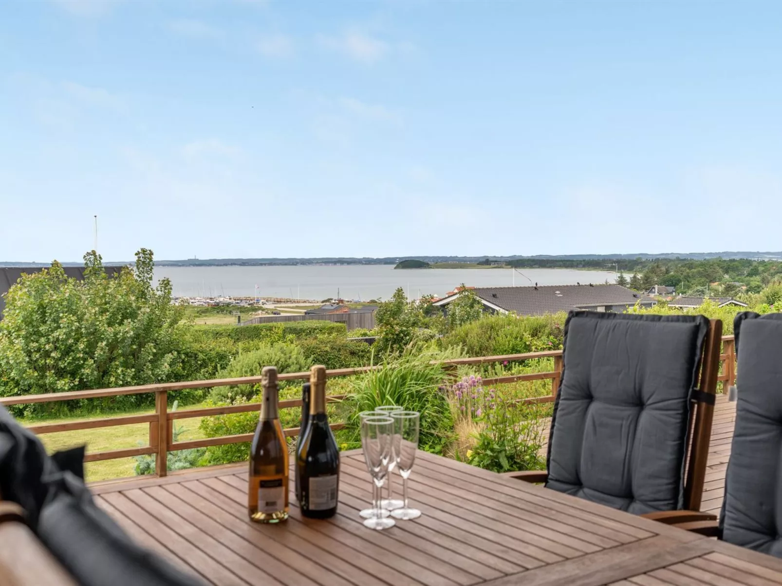 "Mahilo" - 300m from the sea-Buiten