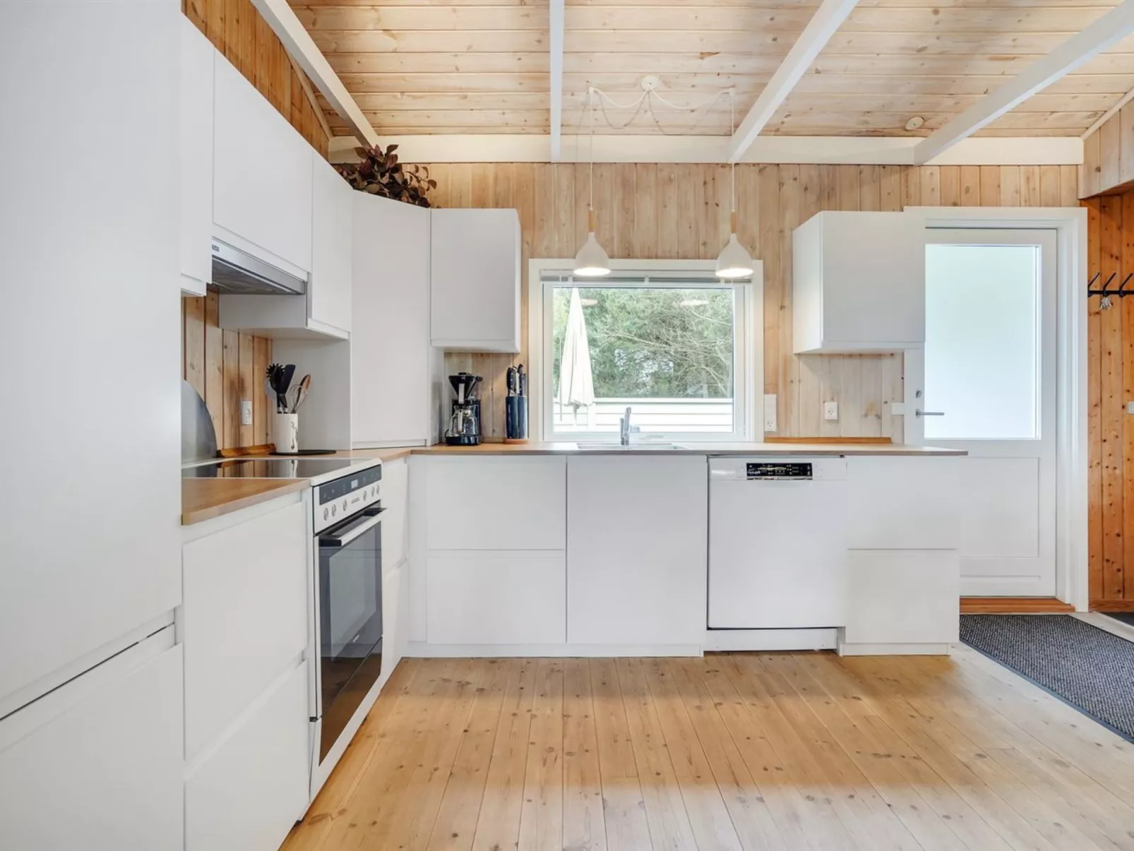 "Jaskirt" - 125m from the sea-Binnen