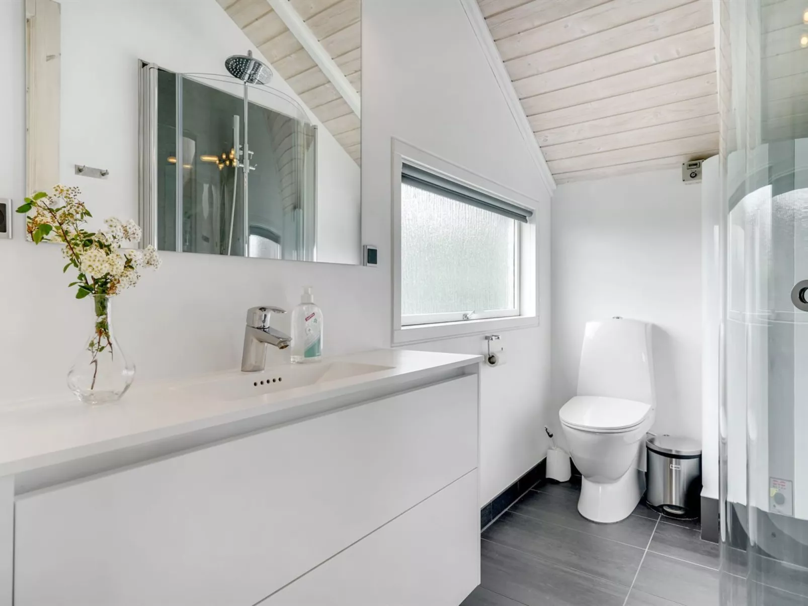 "Annvy" - 200m from the sea-Binnen