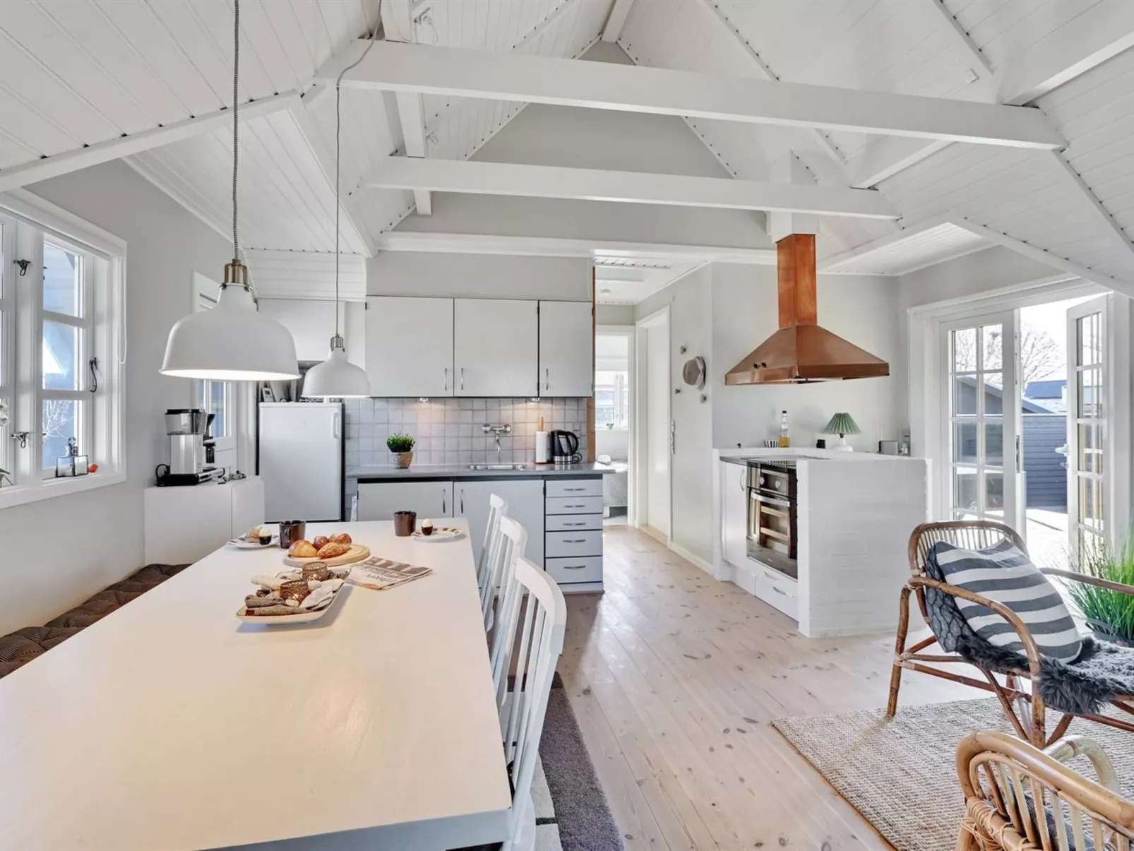 "Ulv" - 25m from the sea-Binnen