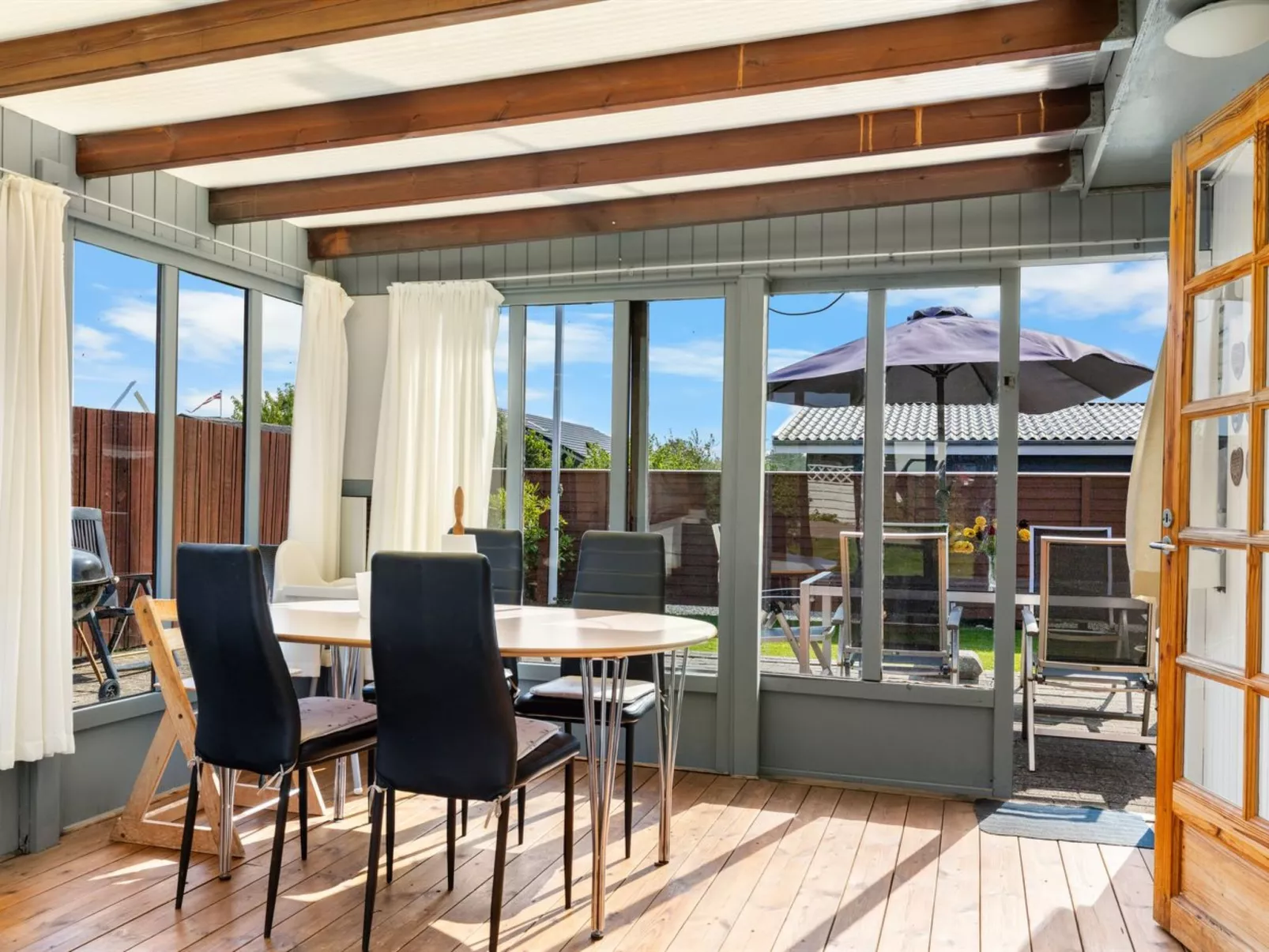 "Neea" - 40m from the sea-Binnen