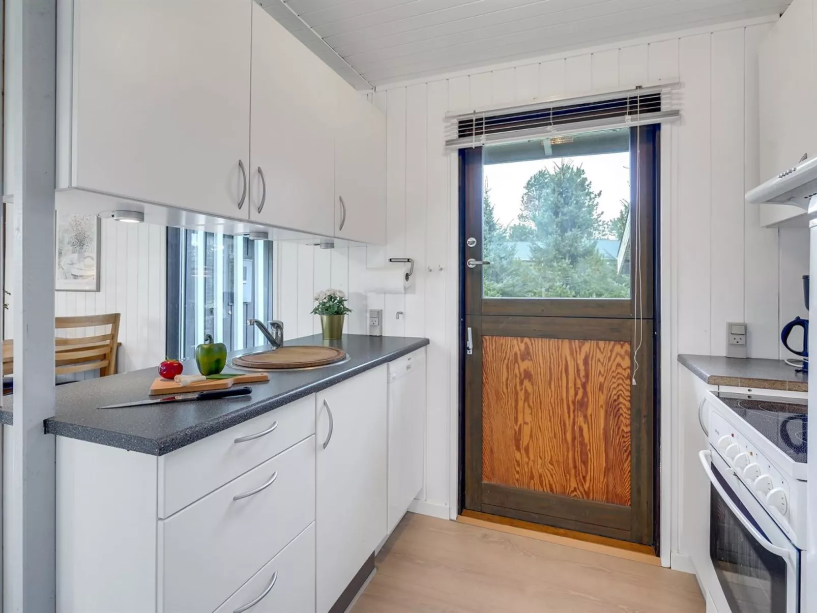 "Aileen" - 900m from the sea-Binnen