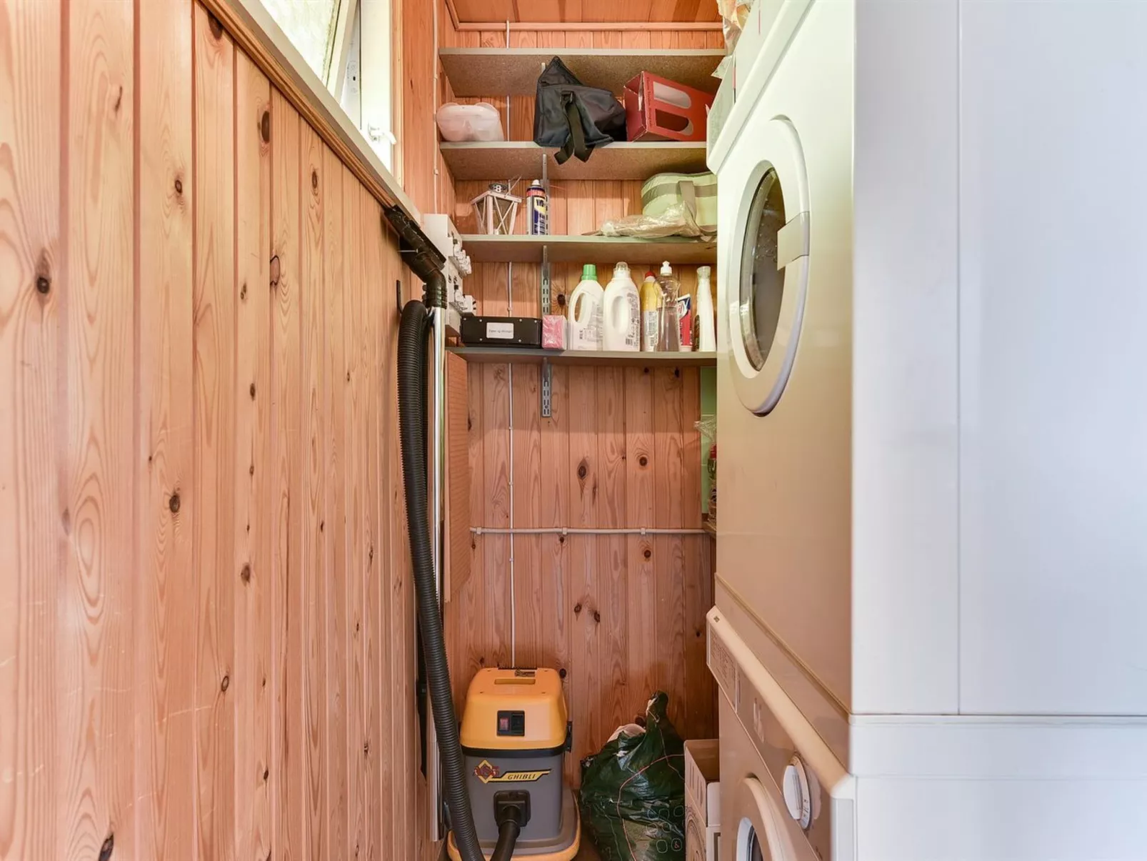 "Miriam" - 300m from the sea-Binnen