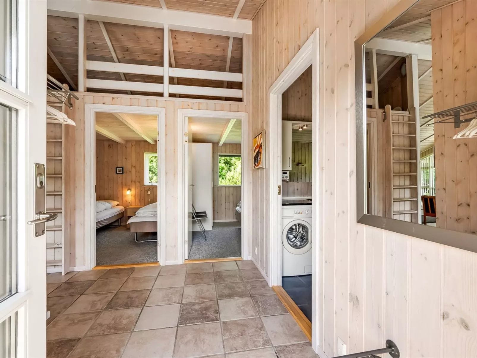 "Karlsefni" - 600m to the fjord-Binnen