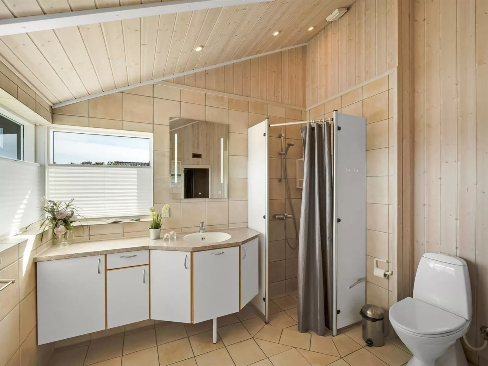 "Thrugot" -  from the sea-Binnen