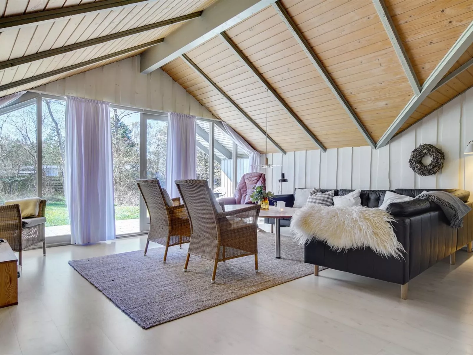 "Erly" - 500m from the sea-Binnen