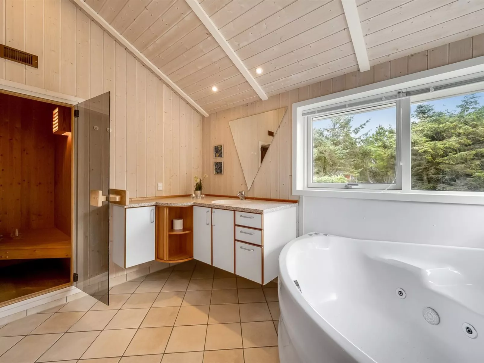 "Leona" - 250m to the fjord-Binnen