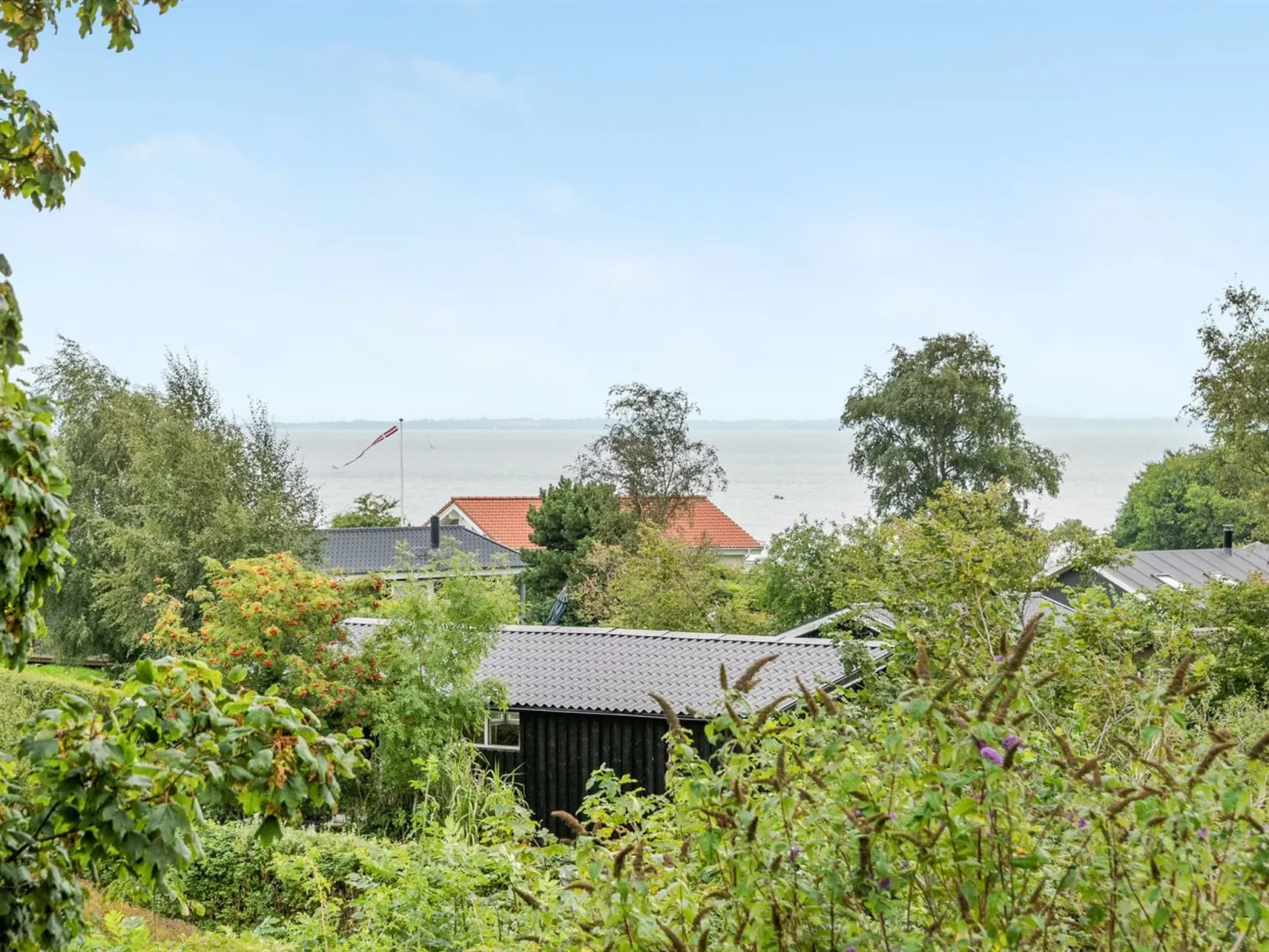 "Gudmunde" - 200m from the sea-Buiten