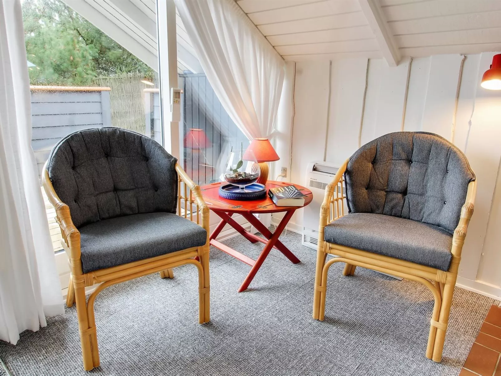 "Josie" - 200m from the sea-Binnen