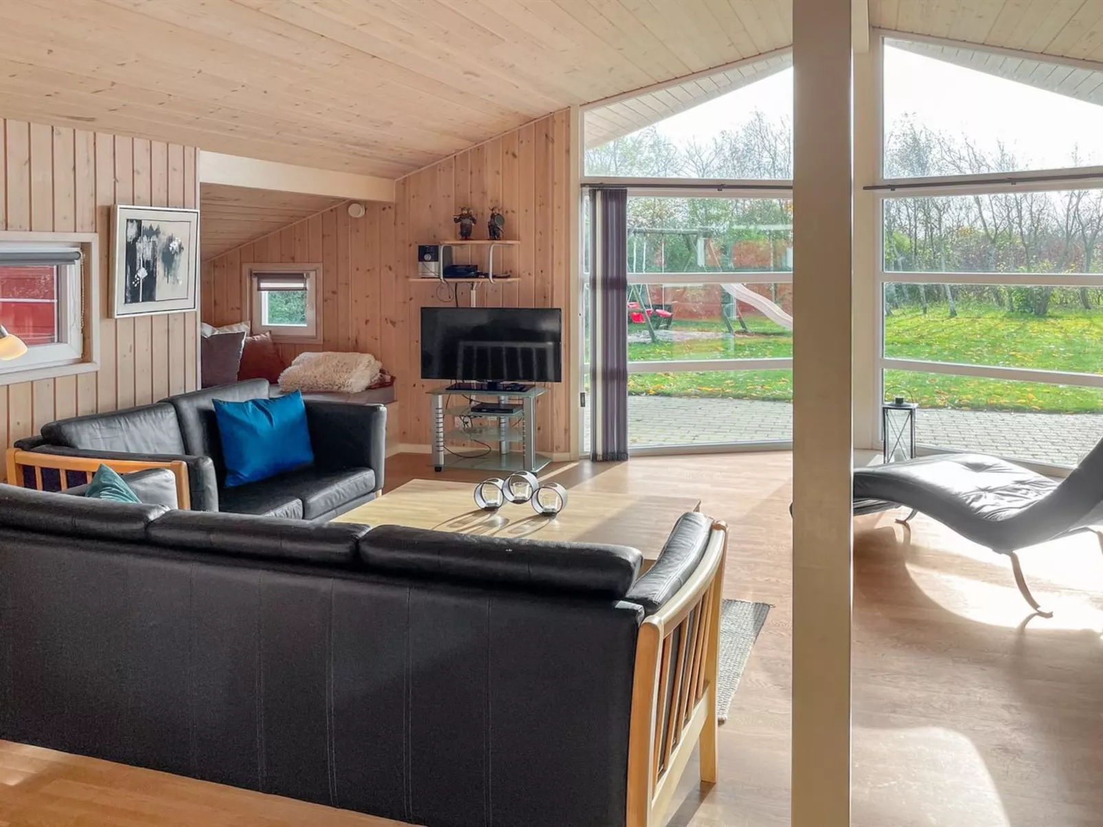 "Elsemarie" - 1.4km to the fjord-Binnen