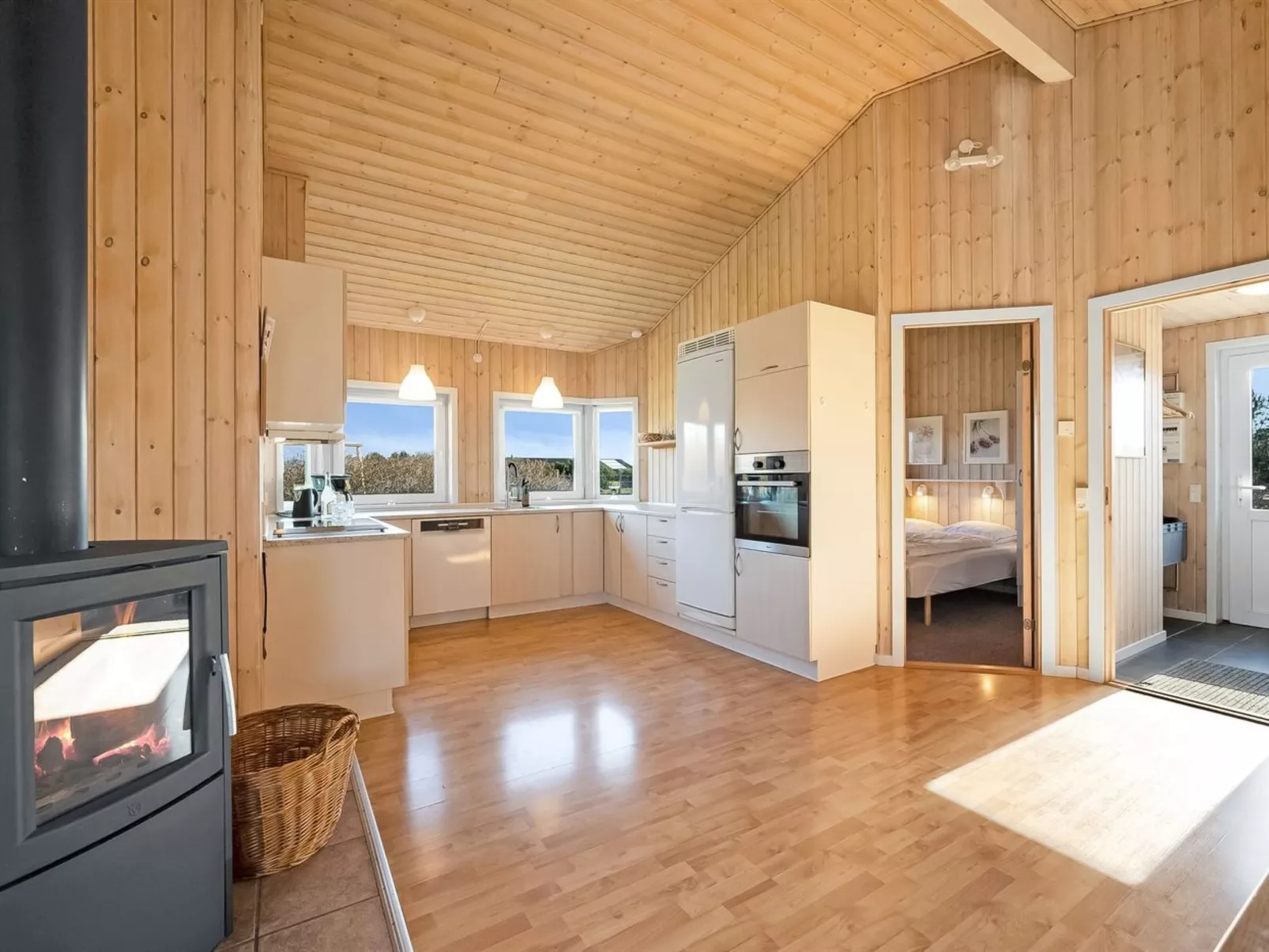 "Ellis" - 700m to the fjord-Binnen