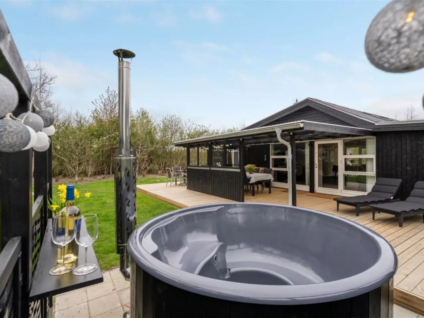 "Gustaf" - 400m to the fjord-Binnen