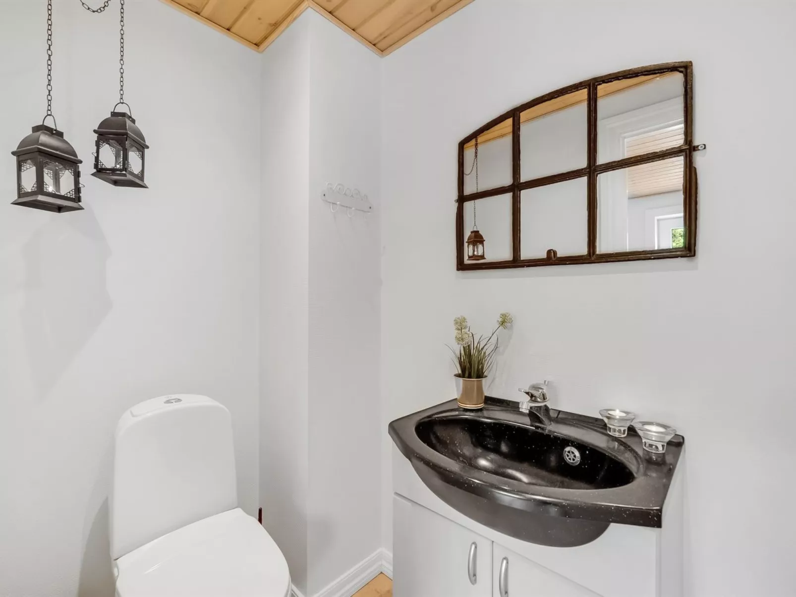 "Wilmar" - 1km to the fjord-Binnen