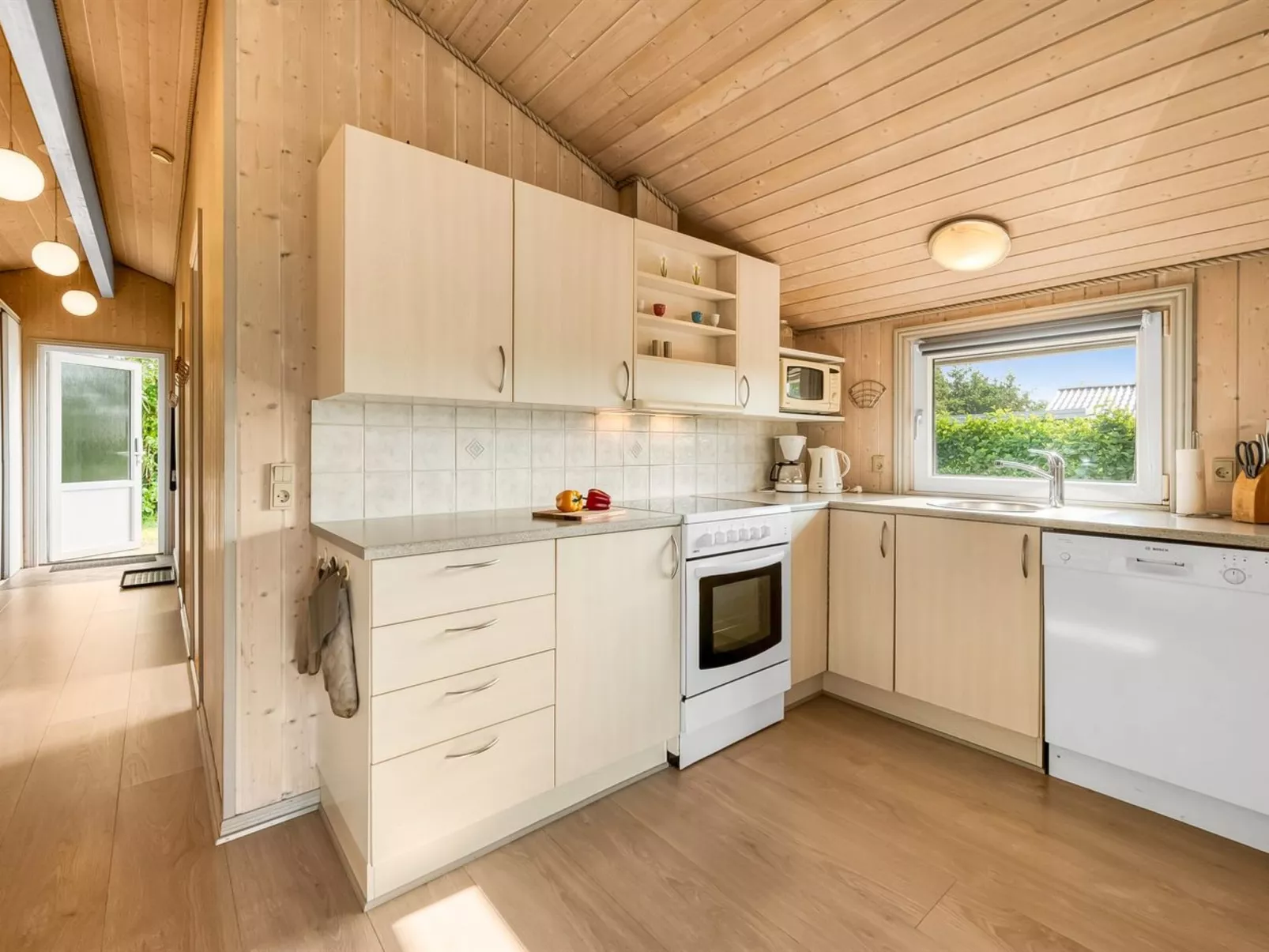 "Robertha" - 800m to the fjord-Binnen