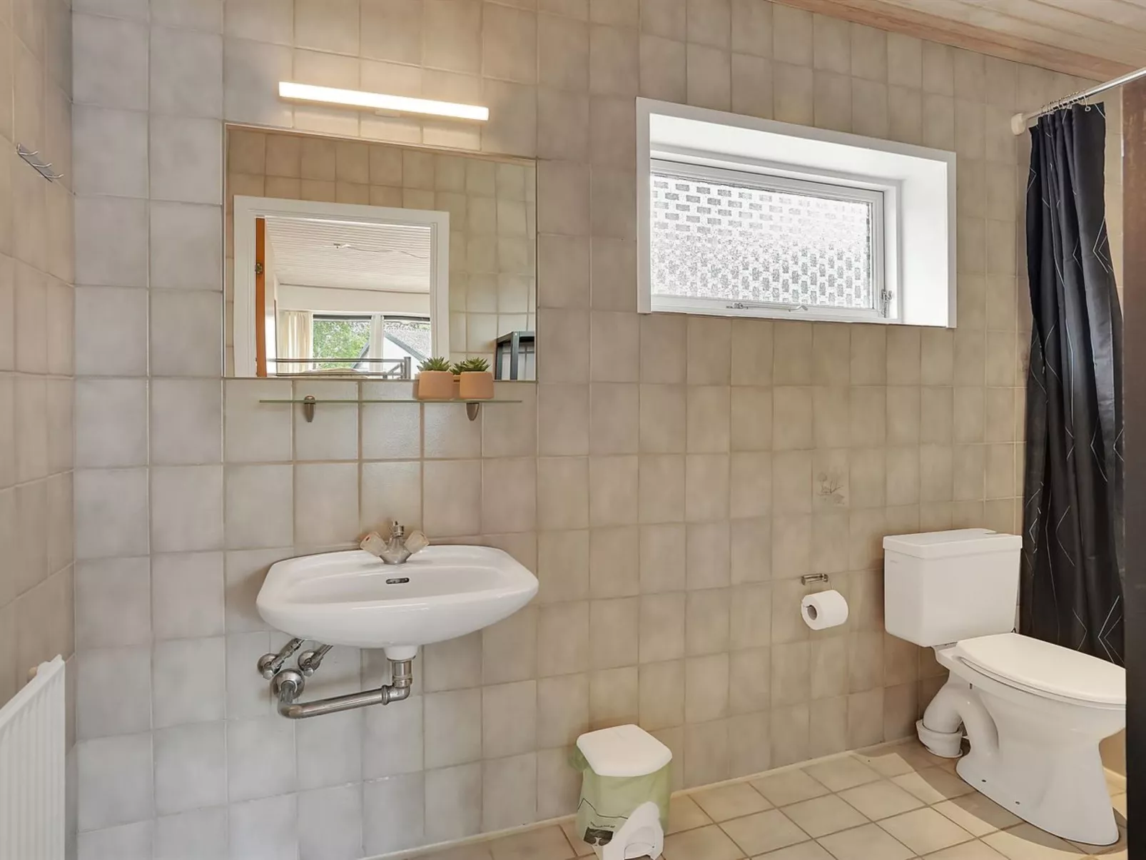 "Iida" - 20km from the sea-Binnen