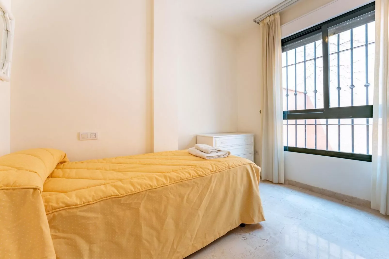 CT 237 GR - Carmenes Dream - Incredible Views-Slaapkamer