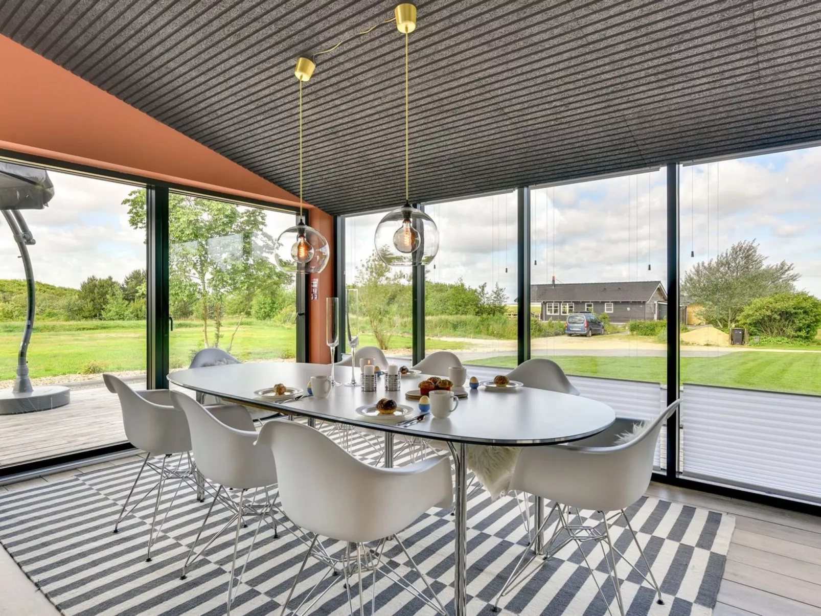 "Emilie" - 250m to the fjord-Binnen