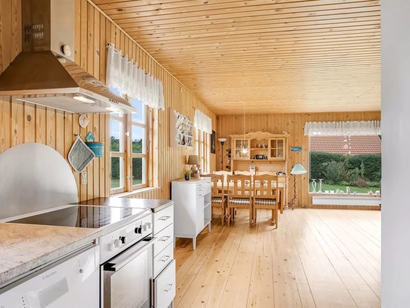 "Rikhard" - 75m from the sea-Binnen