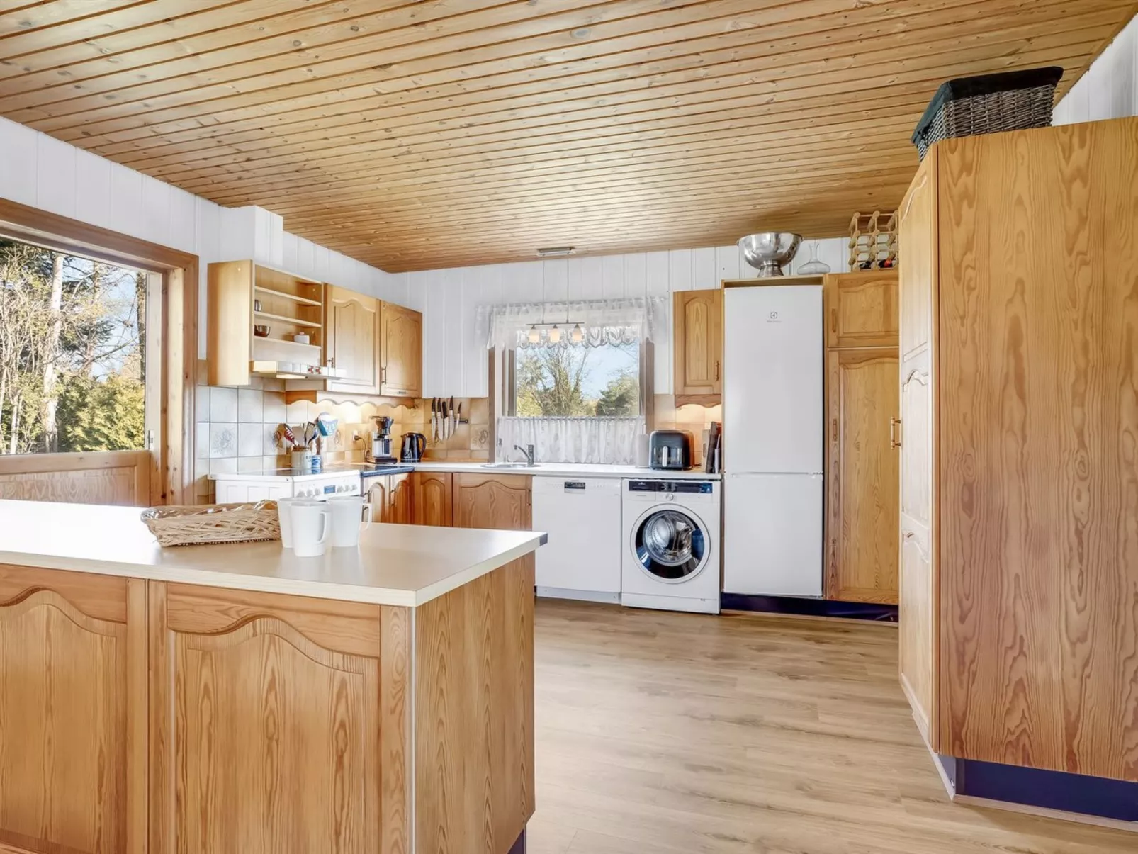 "Hakon" - 550m from the sea-Binnen