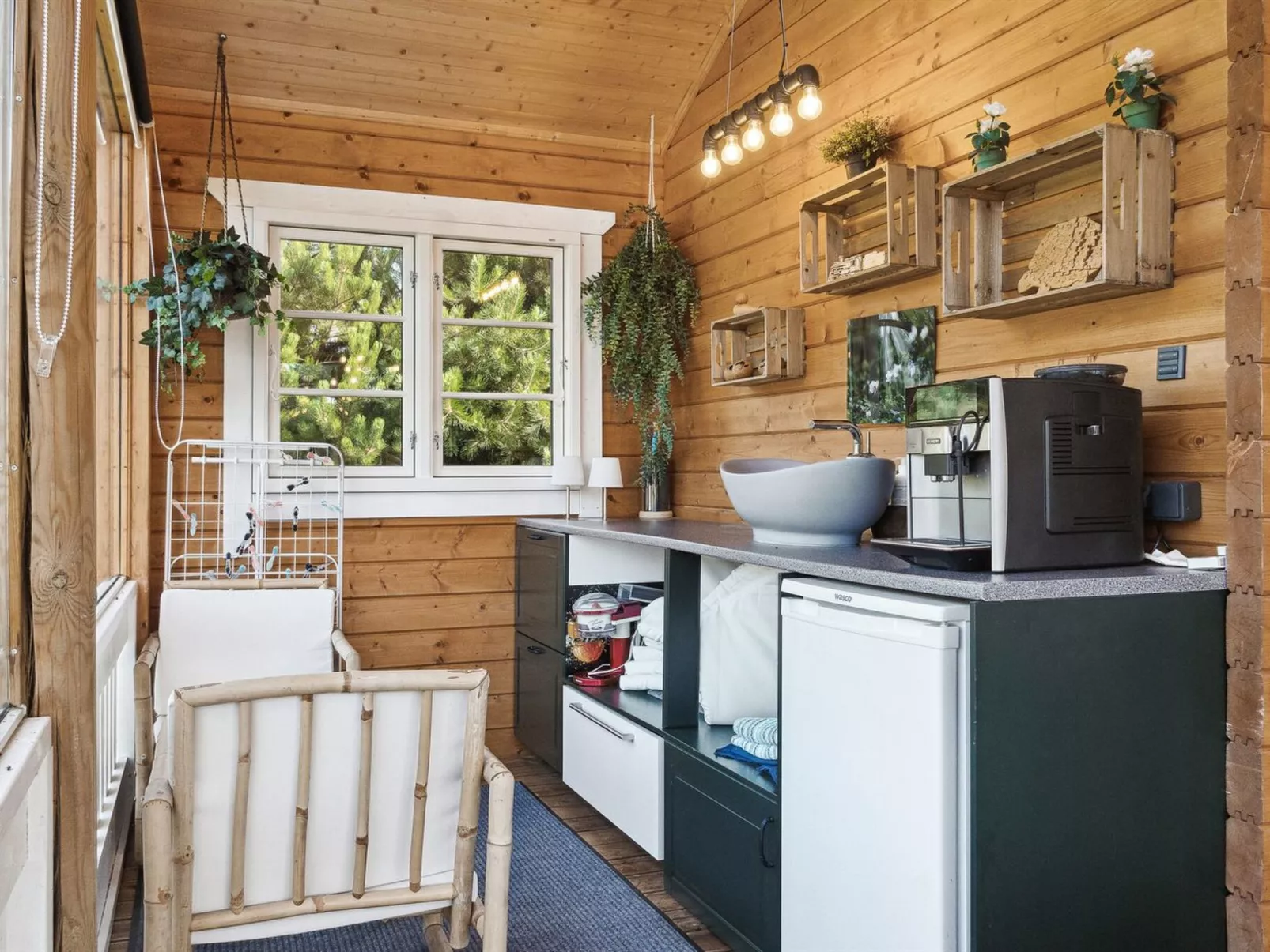 "Vicktoria" - 1.5km from the sea-Binnen