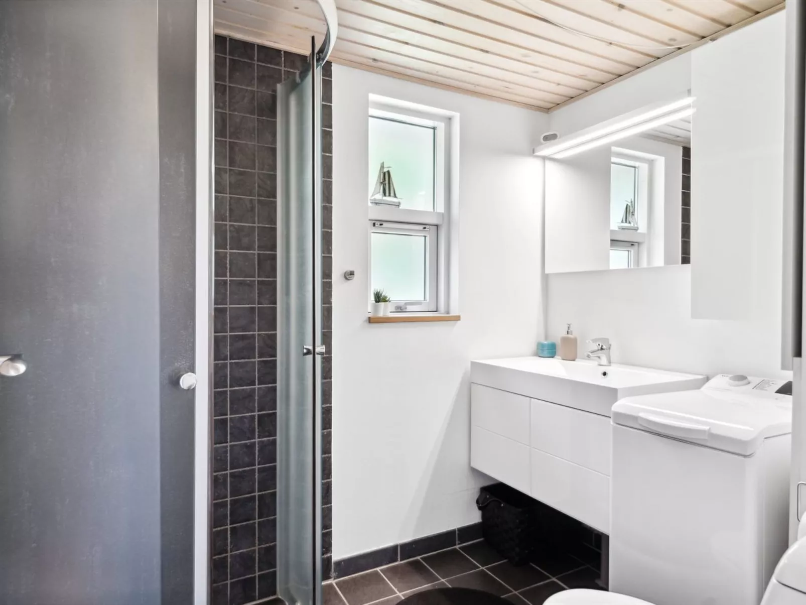 "Felippa" -  from the sea-Binnen