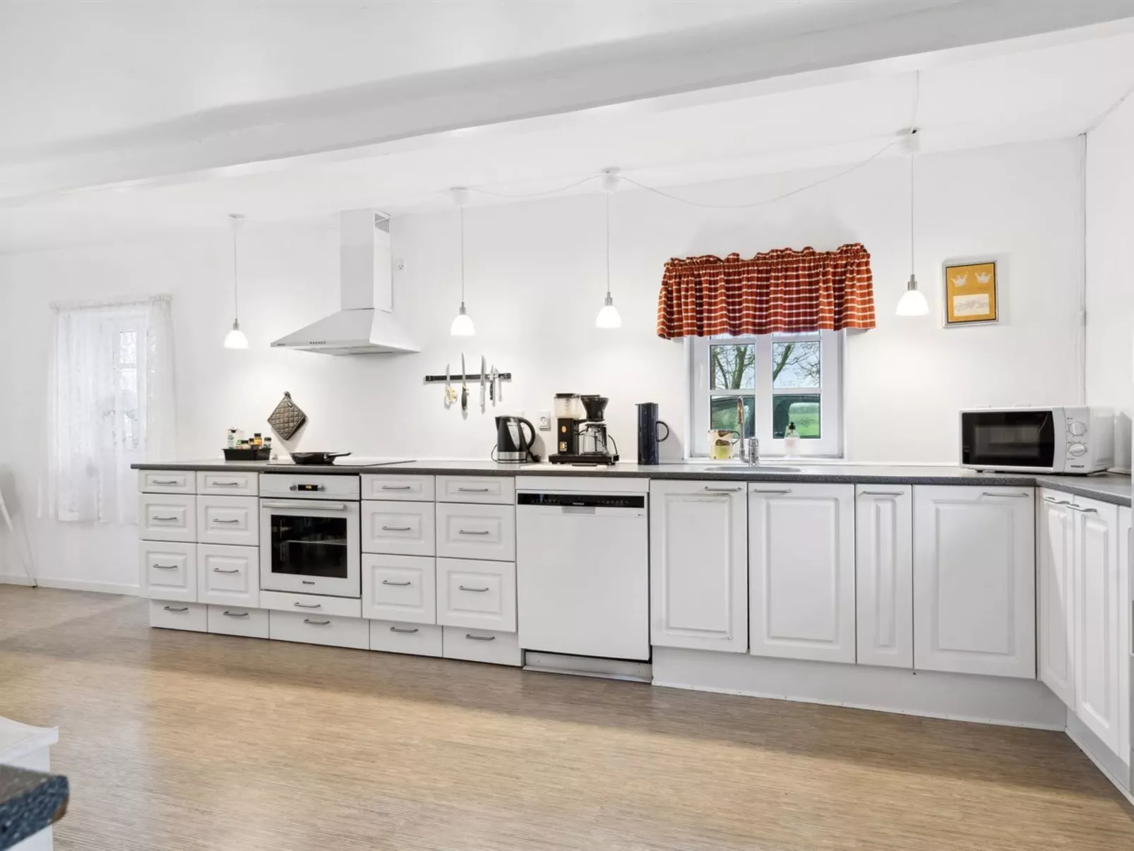 "Eliane" - 1.8km from the sea-Binnen