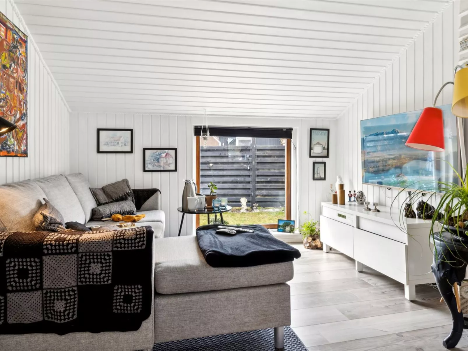 "Tjarven" - 300m from the sea-Binnen