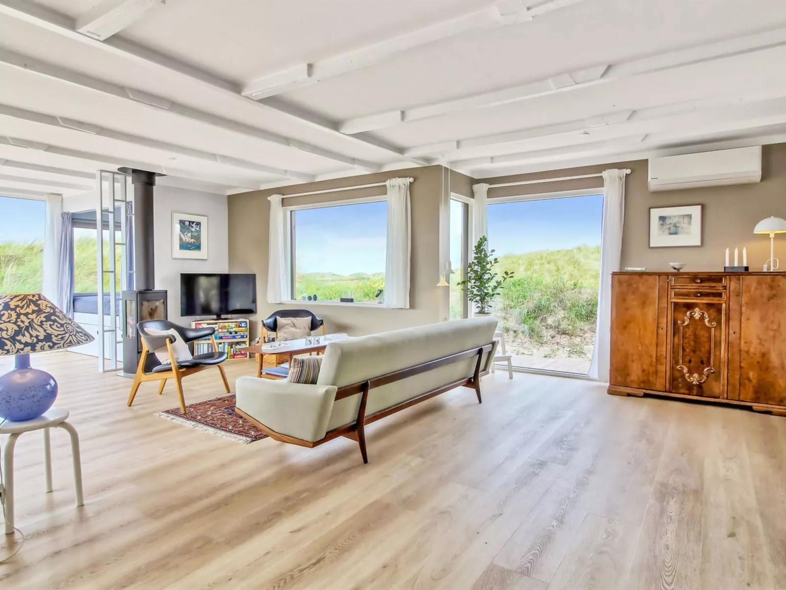 "Hoat" - 300m from the sea-Binnen