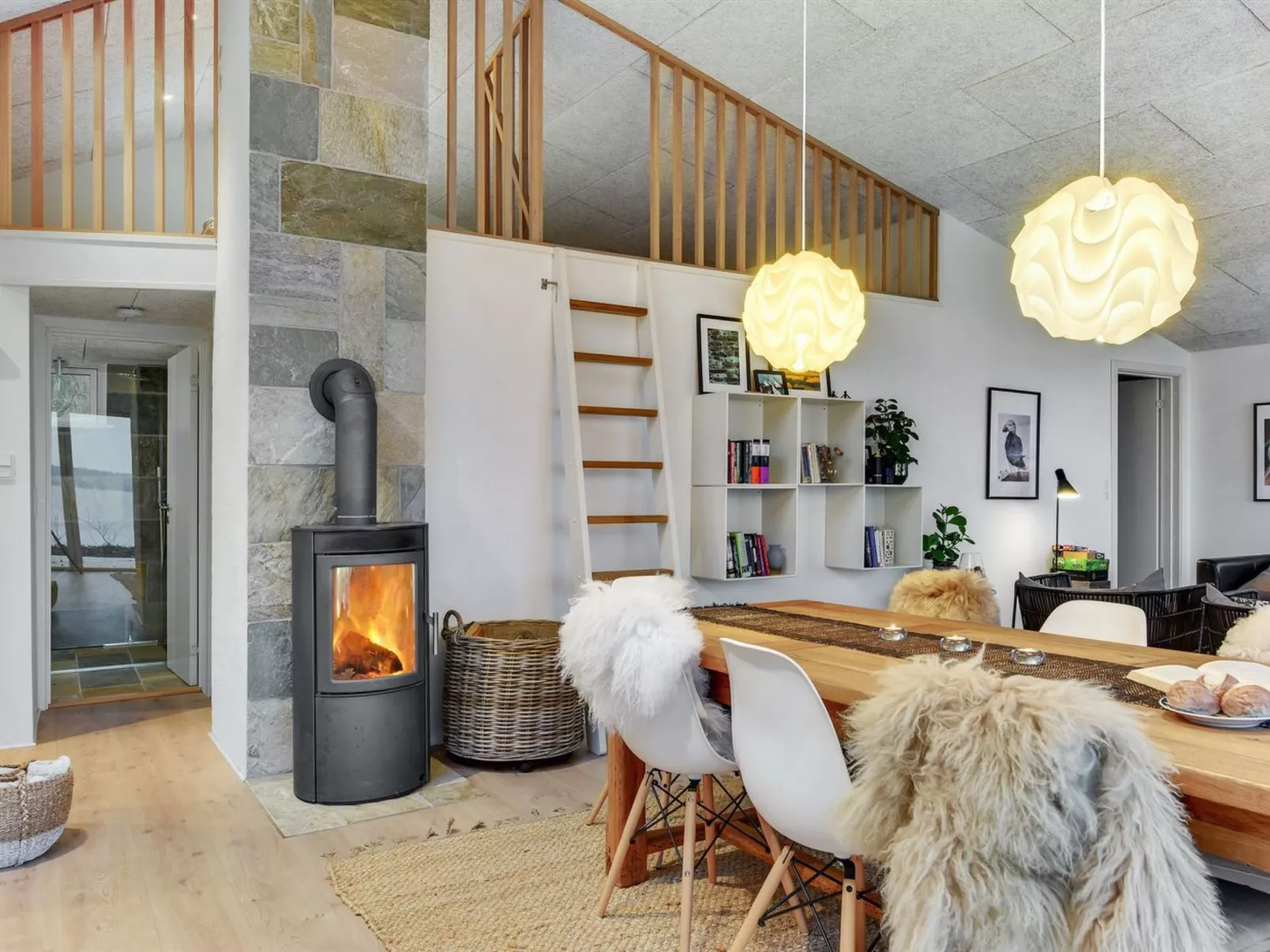 "Lika" - 25m to the fjord-Binnen