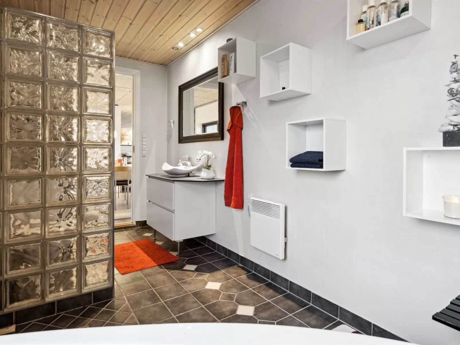 "Alona" - 90m from the sea-Binnen