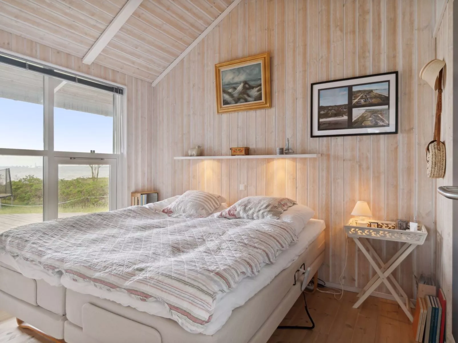 "Elspeth" - 25m from the sea-Binnen