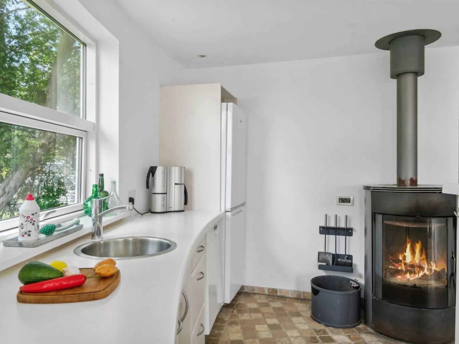 "Vemund" - 100m to the fjord-Binnen