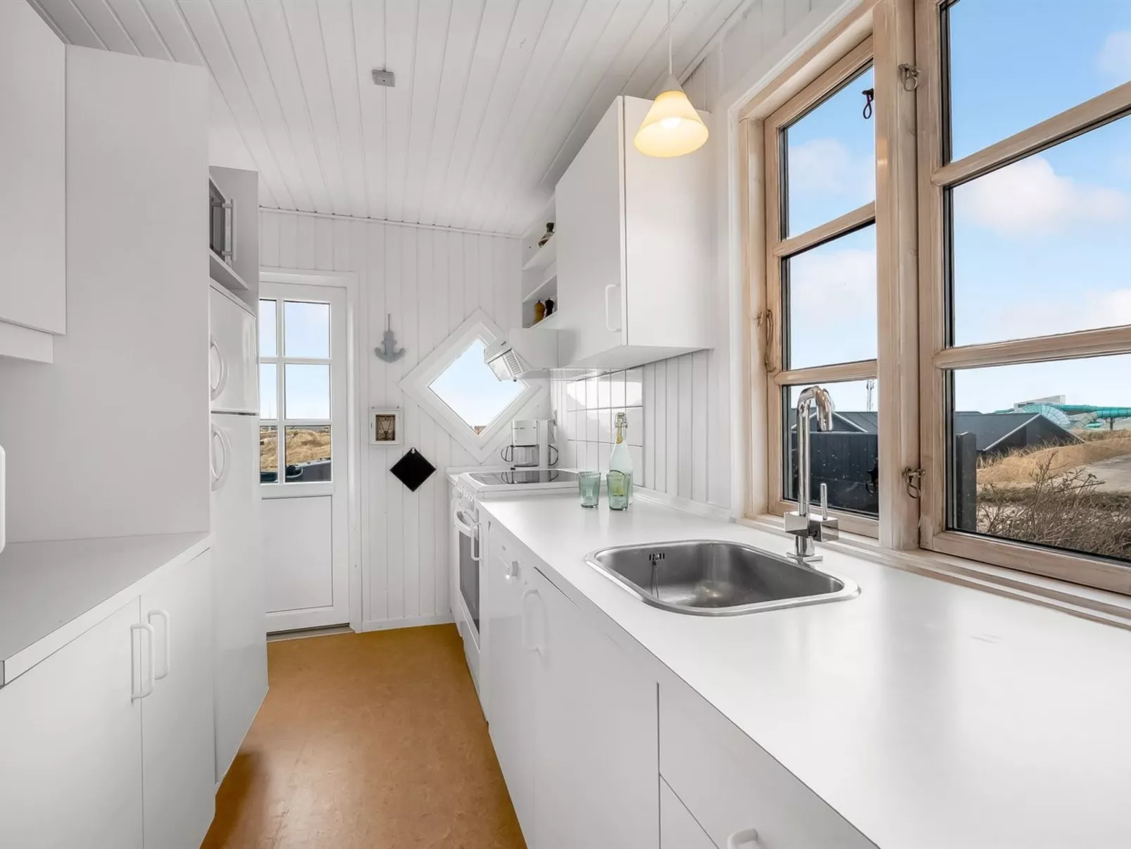 "Venla" -  from the sea-Binnen