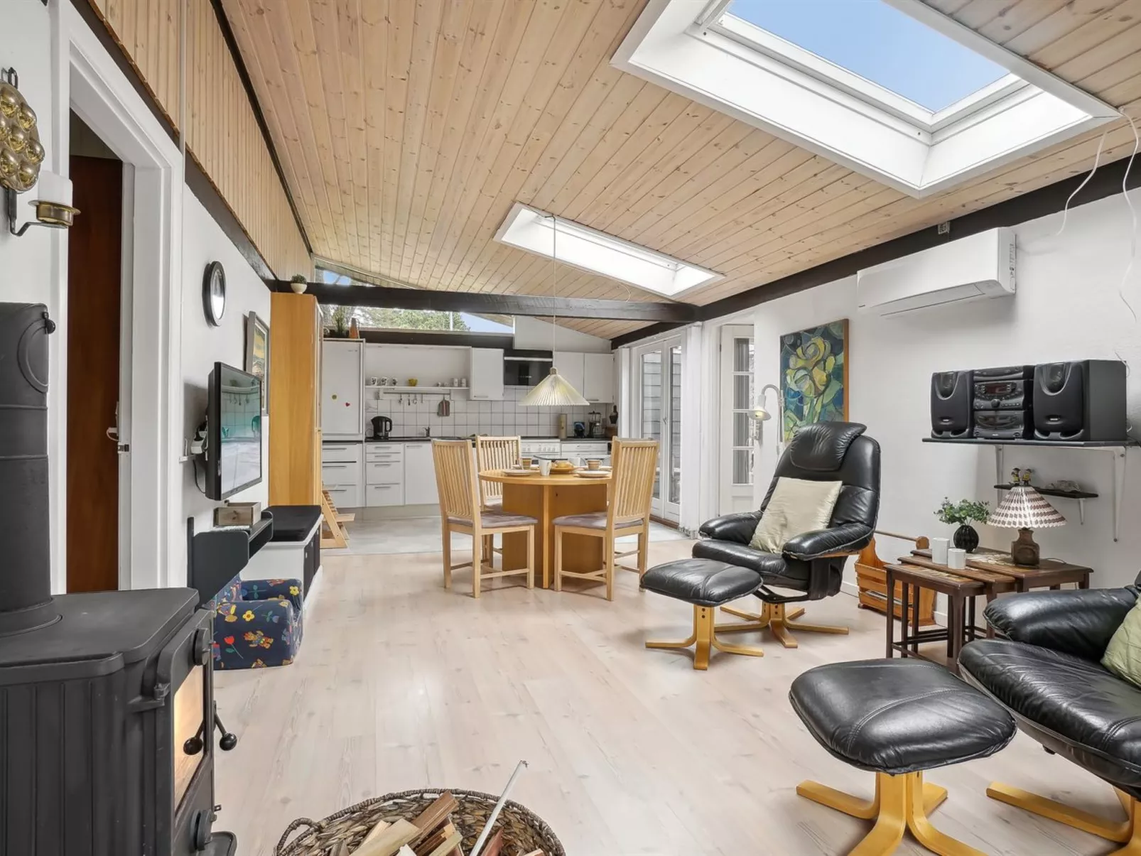 "Velika" - 1.2km from the sea-Binnen