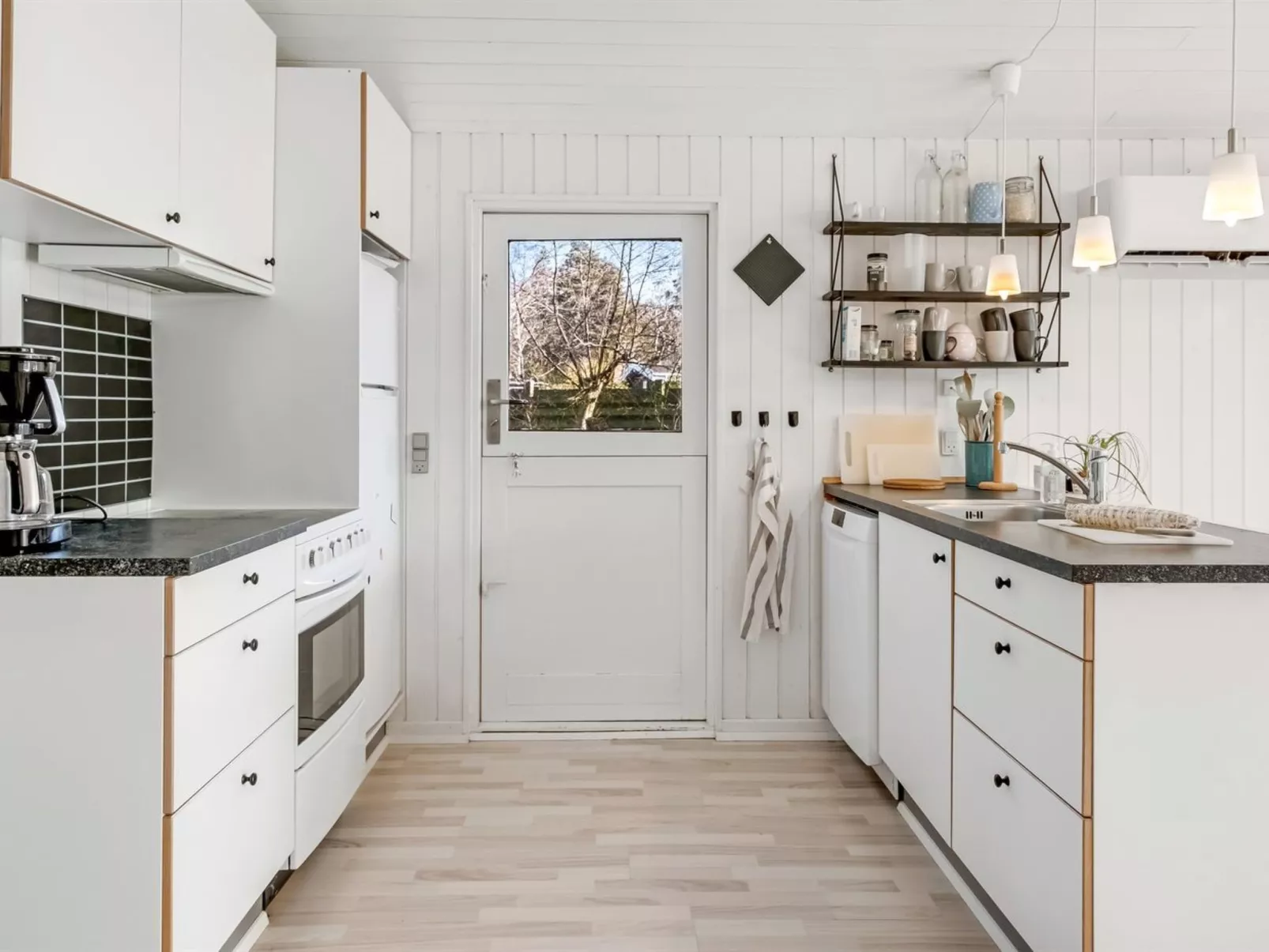 "Krum" - 250m from the sea-Binnen