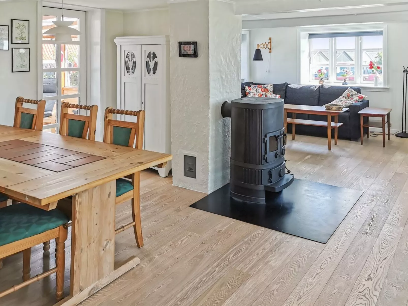 "Elvira" - 300m from the sea-Binnen