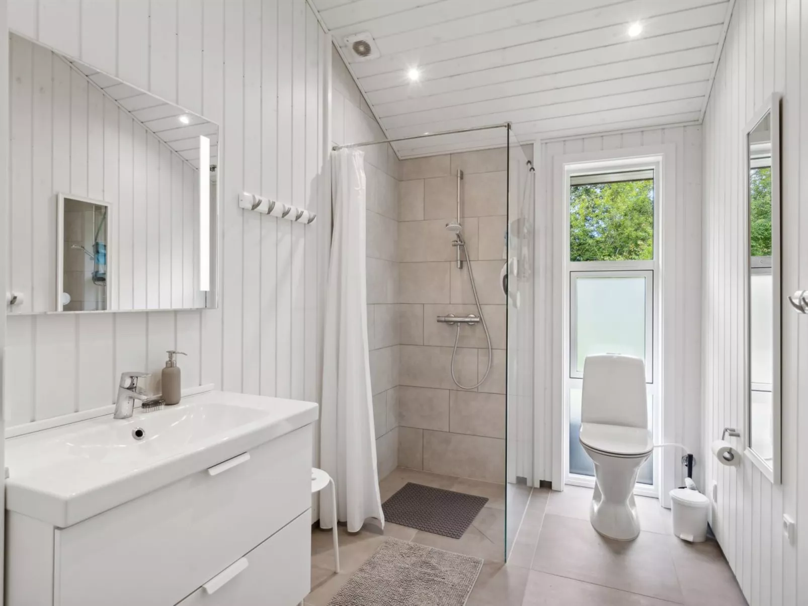 "Anett" - 375m from the sea-Binnen