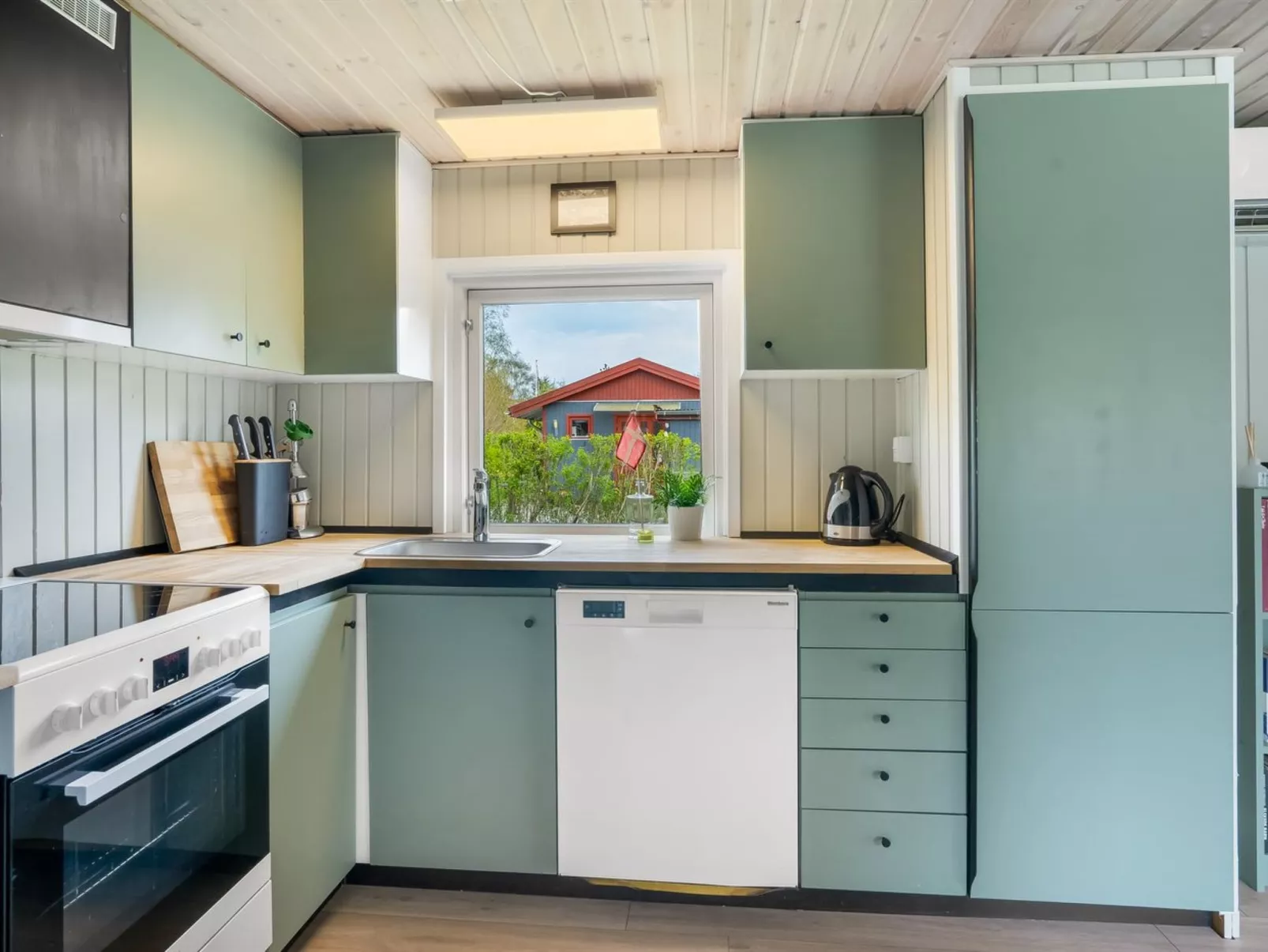 "Alkil" - 350m to the fjord-Binnen