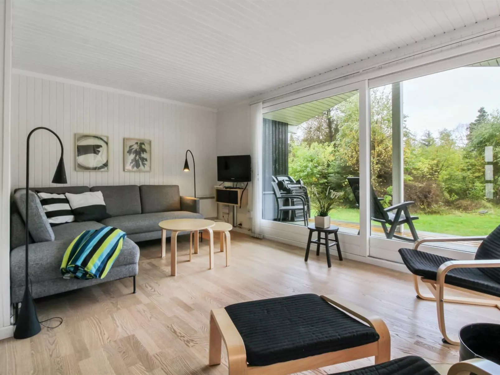 "Atla" - 2.5km from the sea-Binnen